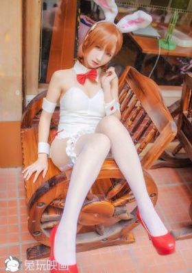 美女扒胸露出奶头视频_HD超清在线观看